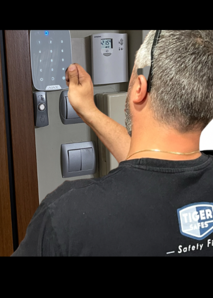 Μελέτη χώρου από ειδικό πριν την εγκατάσταση συναγερμού σπιτιού